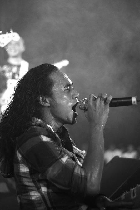 Phạm Anh Khoa “bỏ hát” đi làm MC?